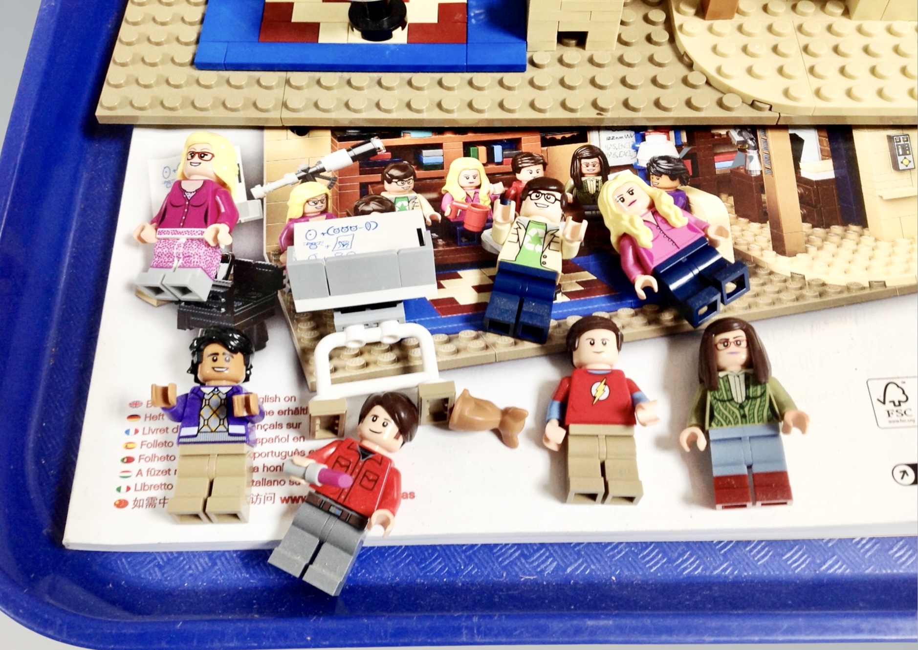 A Lego Ideas 21302 Big Bang Theory with mini figures, - Image 2 of 3