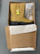 A pair of Beaver leather safety boots, s
