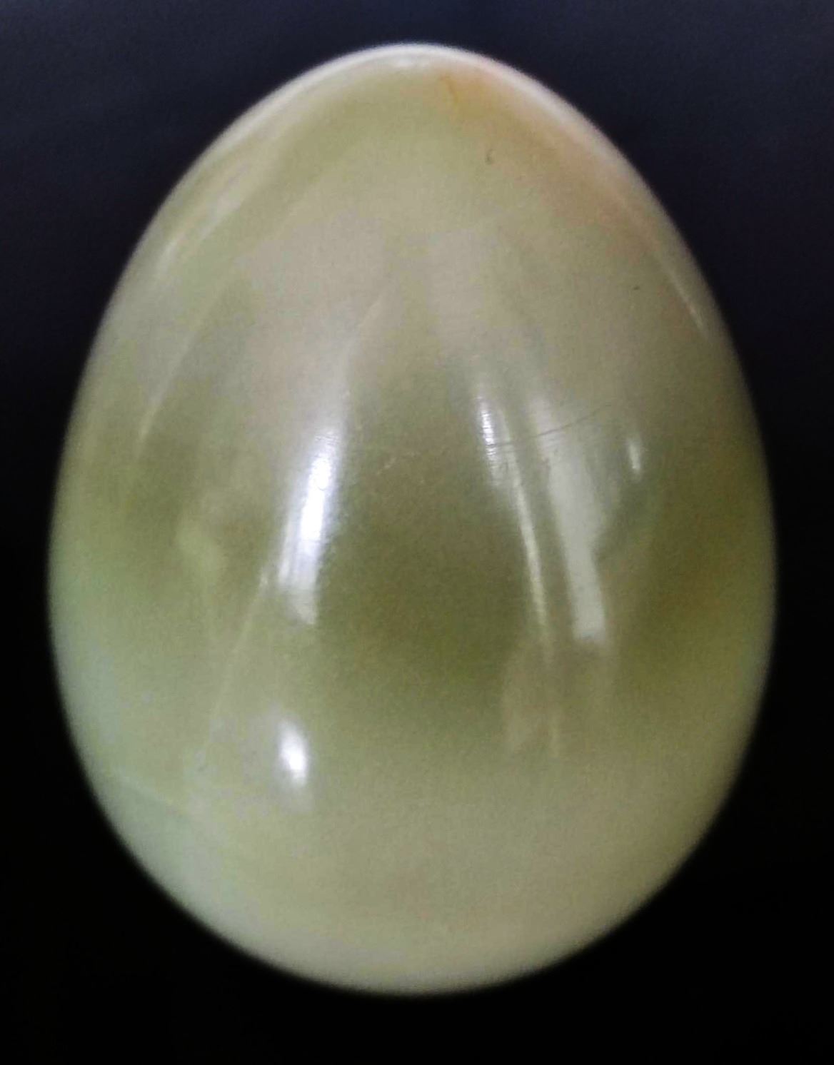 Onyx marble egg. W: 2.25 x 3.5 inches. 285 grams. - Image 2 of 2