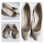 Lady's Hobbs of London nude patent court heeled shoes. Size: 4.5 Supplied with replacement box.