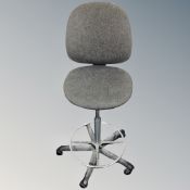 A contemporary adjustable swivel office chair
