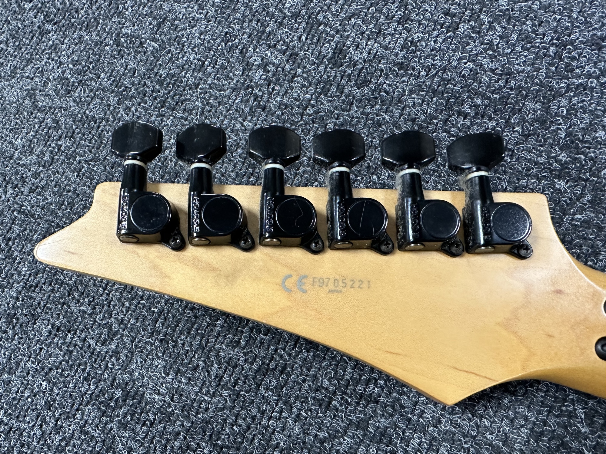 An Ibanez electric guitar, serial number F9705221, Made in Japan, in hard carry case. - Image 7 of 8