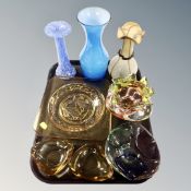 A tray containing 20th century and later coloured glassware.