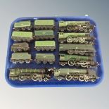 A tray of 00 gauge railway engines (6) and eight tenders