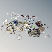 A collection of silver and other jewellery (Q)