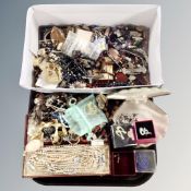 A tray containing a large quantity of assorted costume jewellery, simulated pearl necklaces,
