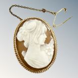 A 9ct gold cameo brooch CONDITION REPORT: 7.