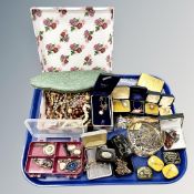 A tray of costume jewellery, Wedgwood Jasperware pieces,