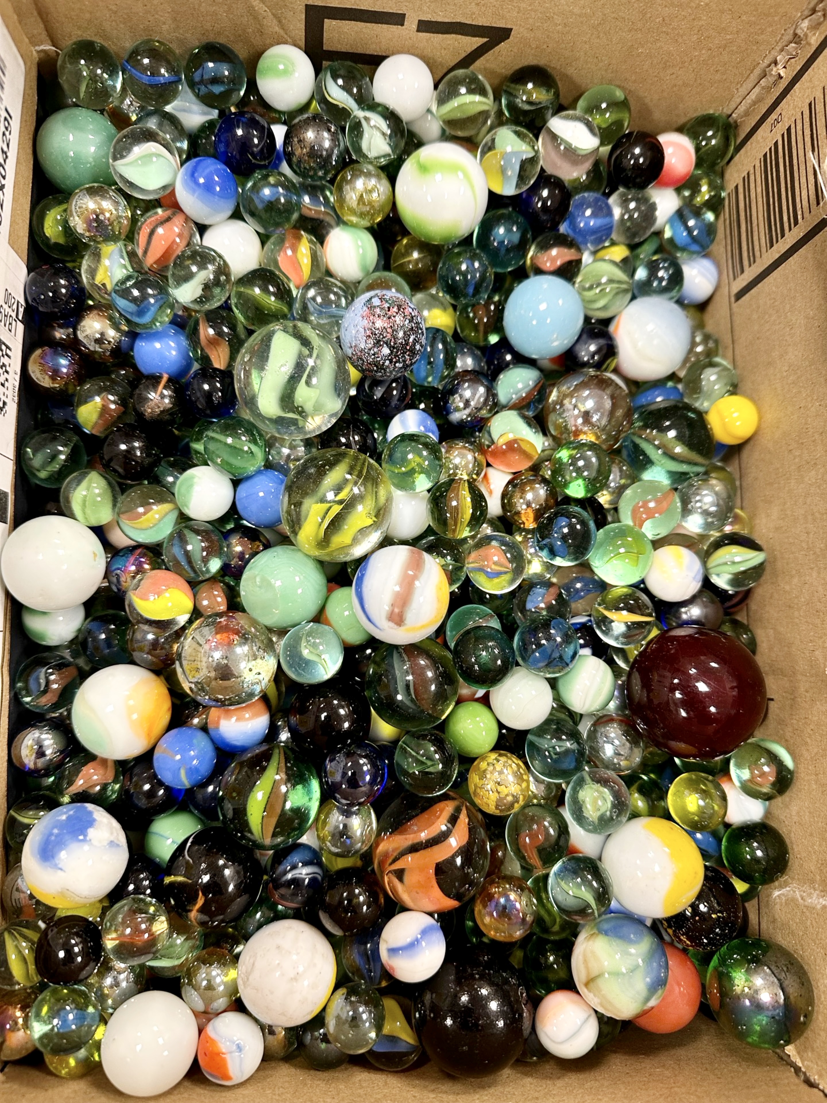 Several hundred glass marbles - Image 2 of 2