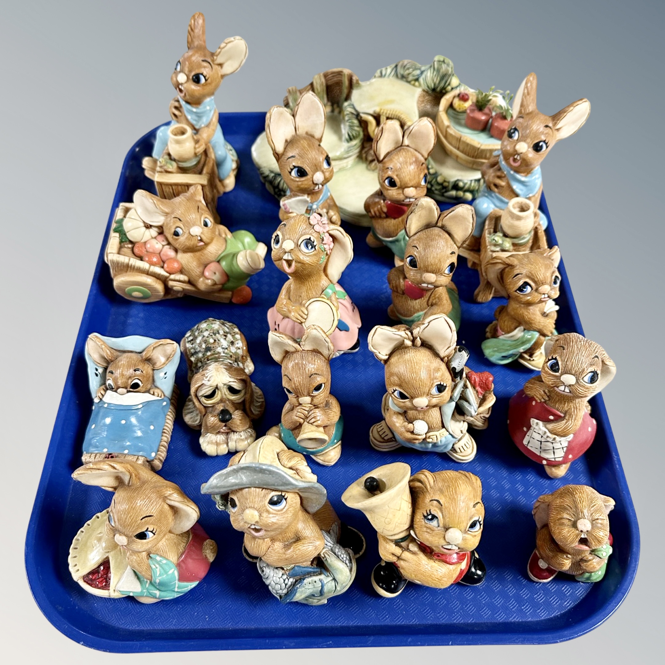 A tray of seventeen Pendelfin figures - Crocker, Pie Face, Robert, Wakey etc,