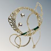 A costume collar necklace,