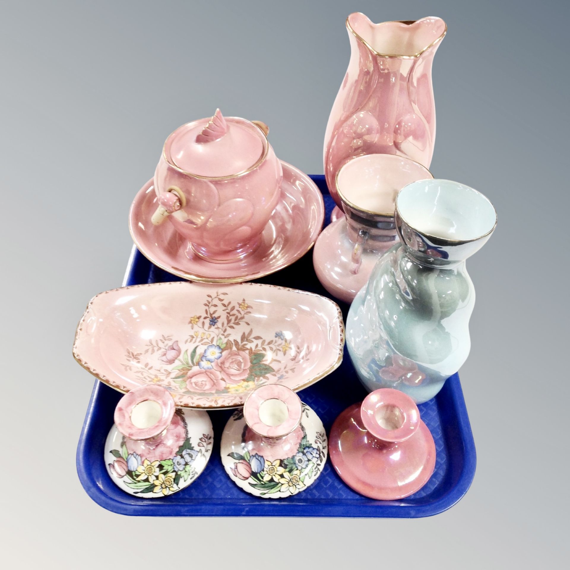 A tray of nine pieces of Maling china