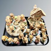 A tray of twenty one Pendelfin figures - Clanger, Euclio, The Thumper,