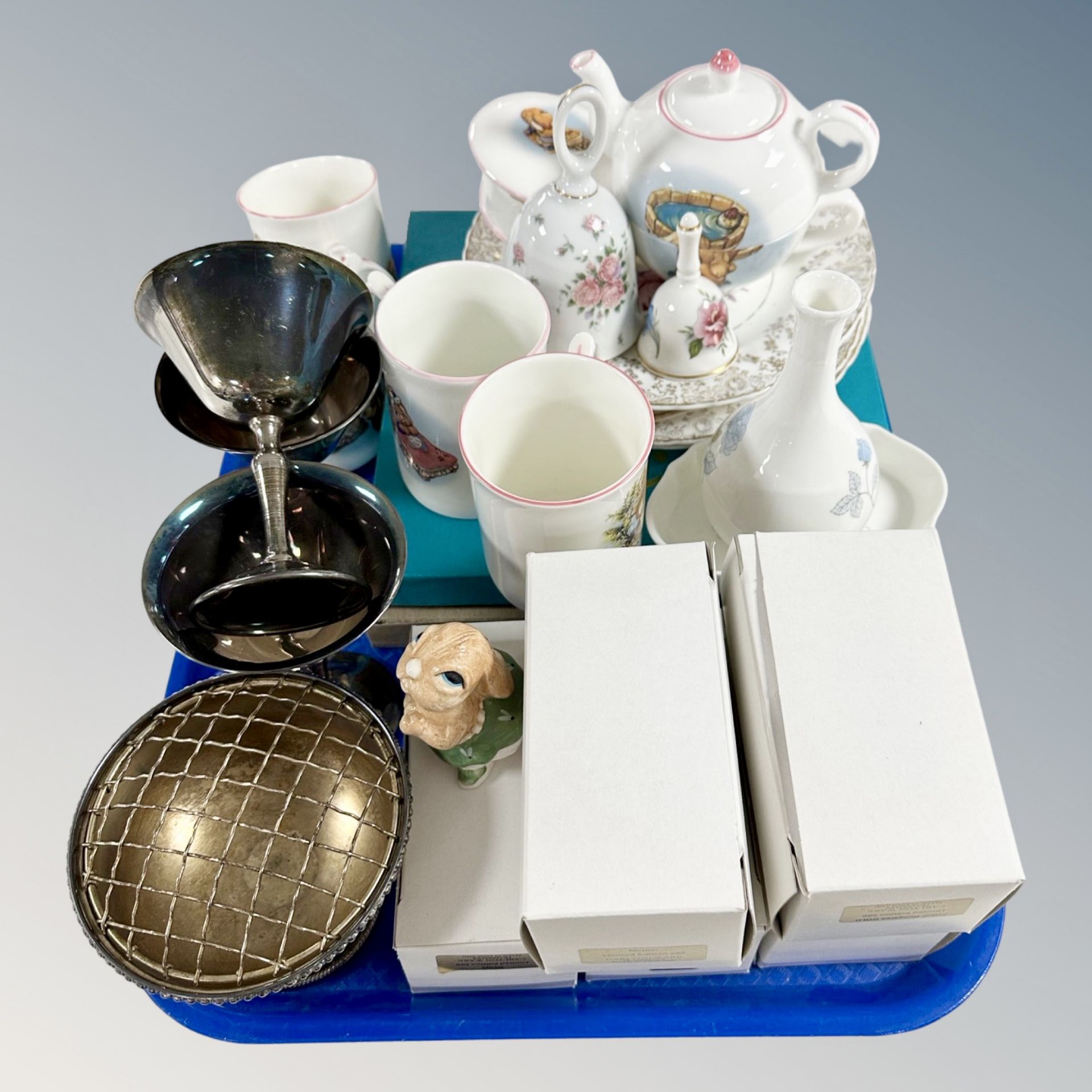 A tray of ceramics, Pendelfin, Wedgwood, Sutherland china,