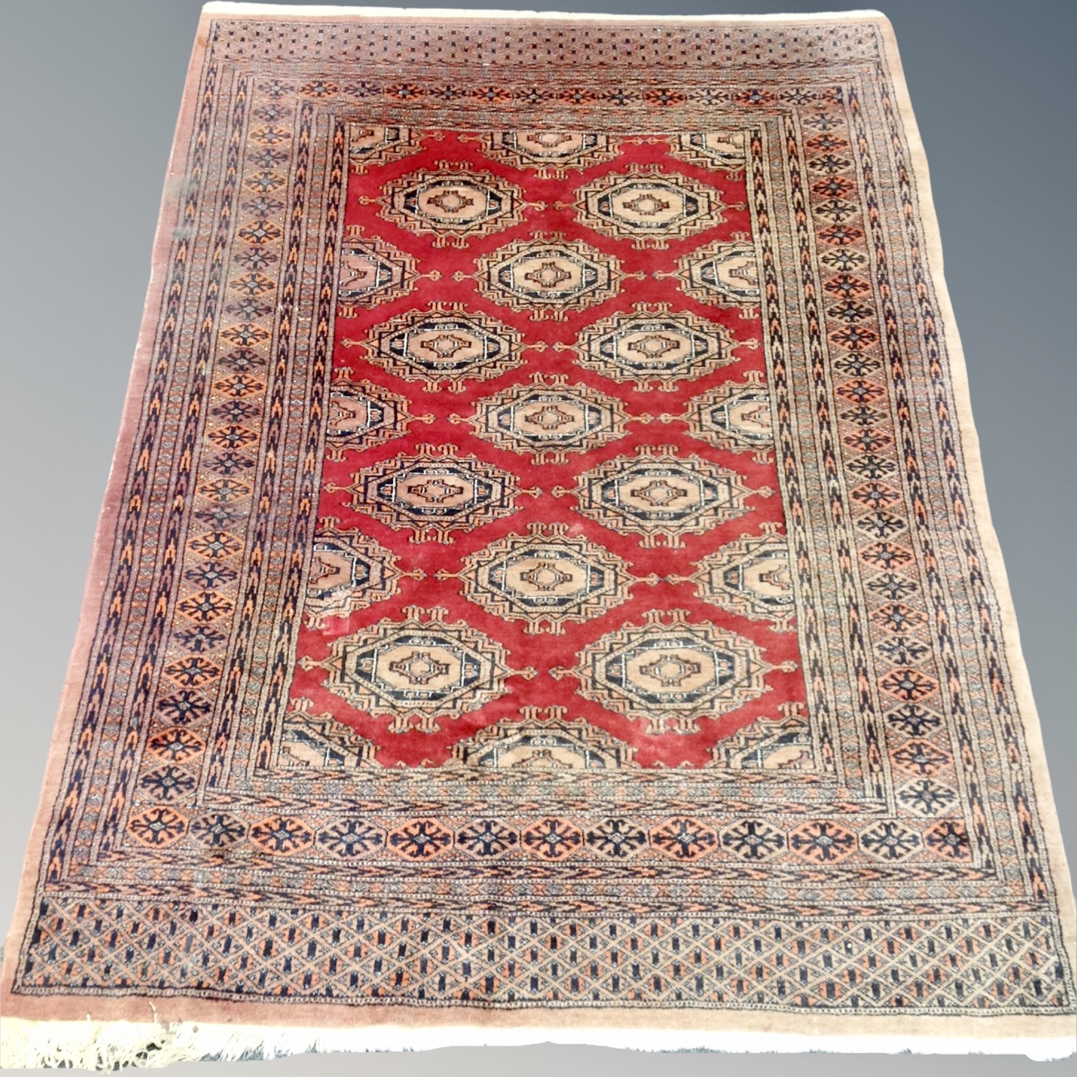 A Bokhara rug 185 cm x 129 cm