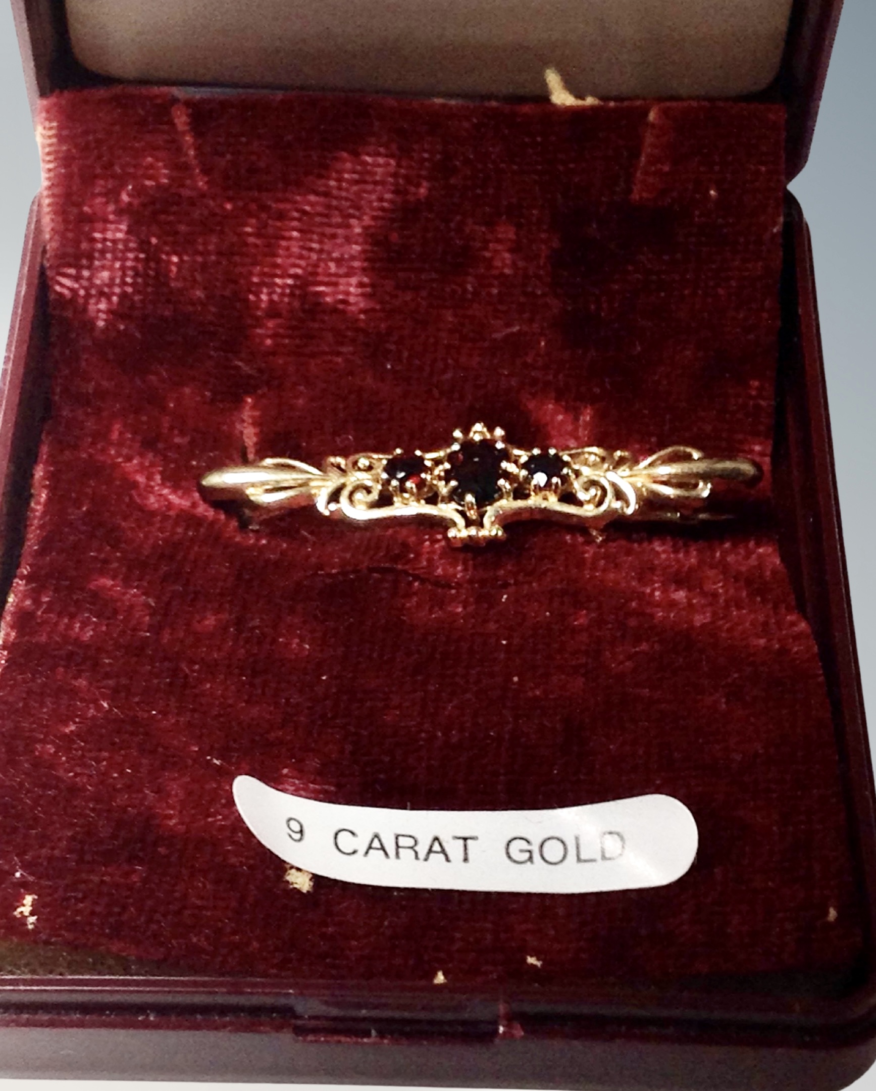 A 9ct gold bar brooch