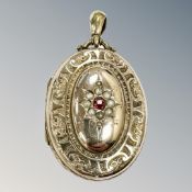 A vintage 9ct rolled gold locket