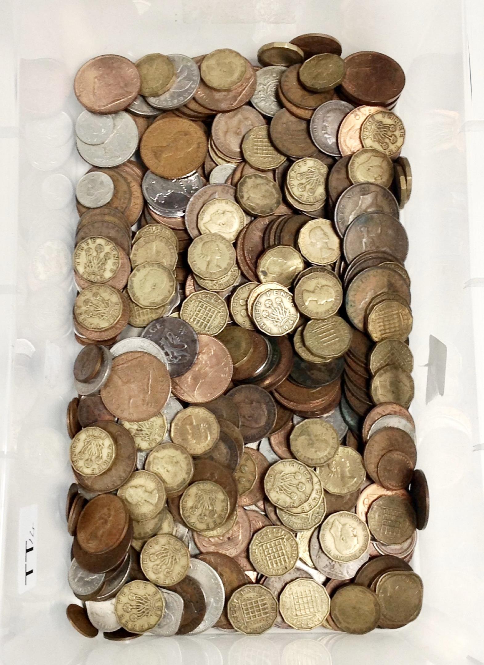 A quantity of 20th century British and foreign coins,