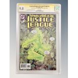 DC Comics : Formerly Known as the Justice League issue 4, CGC Signature series,