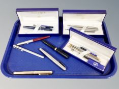 A tray of fountain pens including Shaeffer, Parker example with 14ct gold nib,