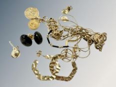 Small lot of costume jewellery