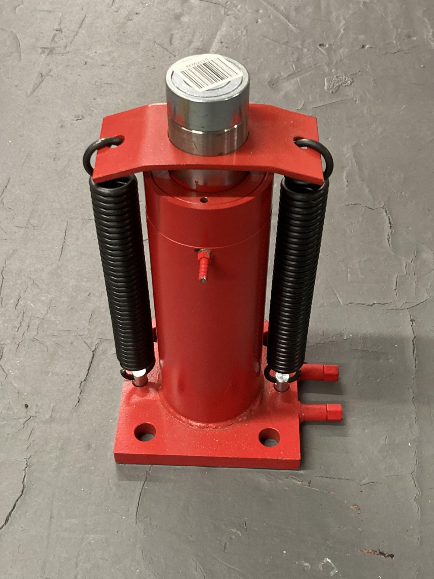 A heavy duty air hydraulic jack