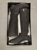 A pair of Duo Boots : black nubuck boots, size 43,