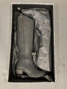 A pair of Duo boots : Rydal high length boots, EU size 39,