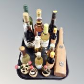 A tray of fifteen bottles of assorted wine, liqueurs, Scotch whisky,