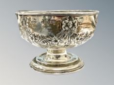 A silver pedestal bowl, Birmingham marks, height 6.5cm CONDITION REPORT: 53.