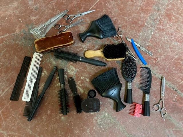 The entire contents of a hair salon / barber shop to comprise of - red and black rise and fall - Image 10 of 12