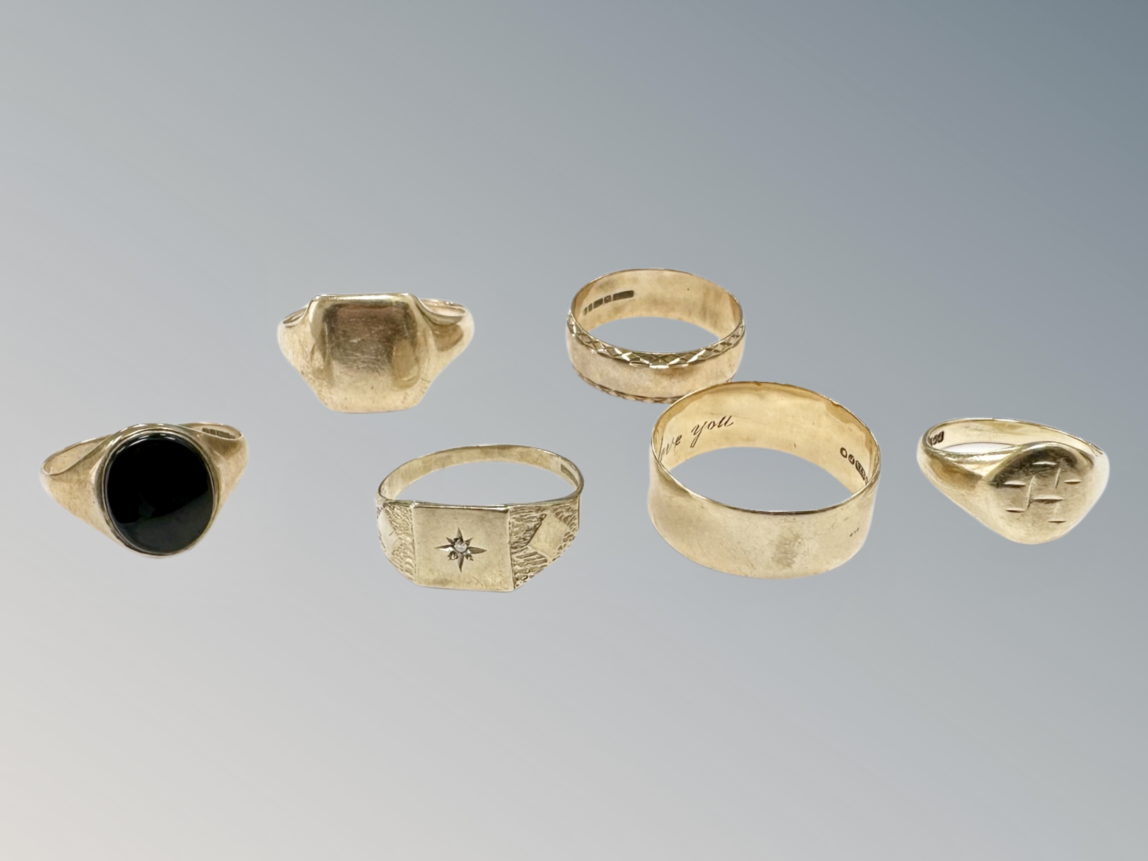Six various 9ct gold rings CONDITION REPORT: Some misshapen/broken. 20.1g gross.