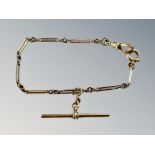 A 9ct gold fetter-link bracelet with T-bar CONDITION REPORT: 7.