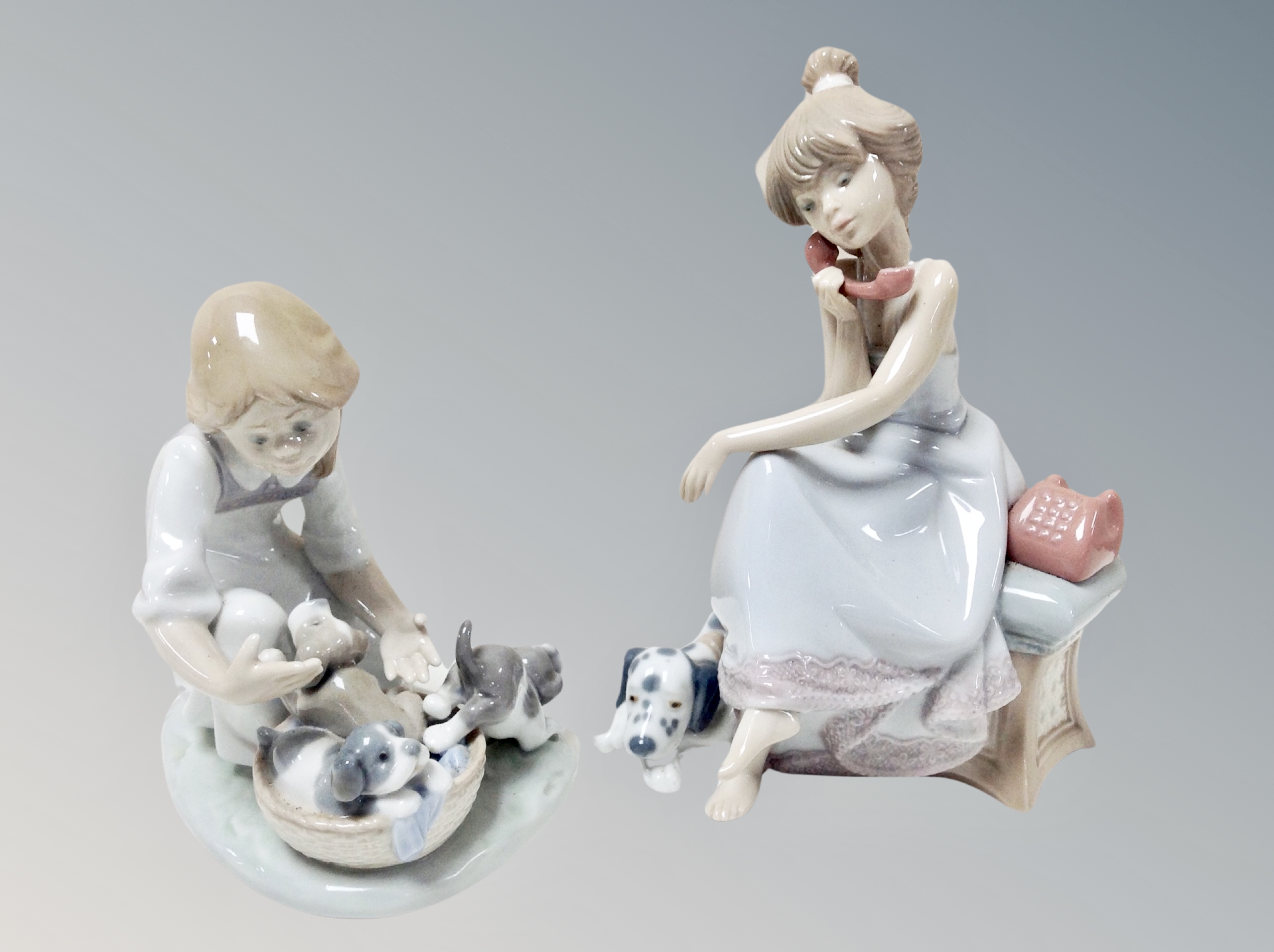 Two Lladro figures Joy in a Basket 5595 and Chit Chat 5466 (2)