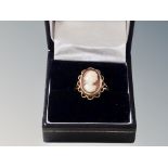 A 9ct gold cameo ring