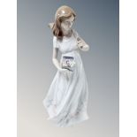 A Lladro figure of a girl 6912