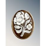 An 18ct gold cameo brooch CONDITION REPORT: 6.