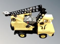 A Tonka tin plated crane