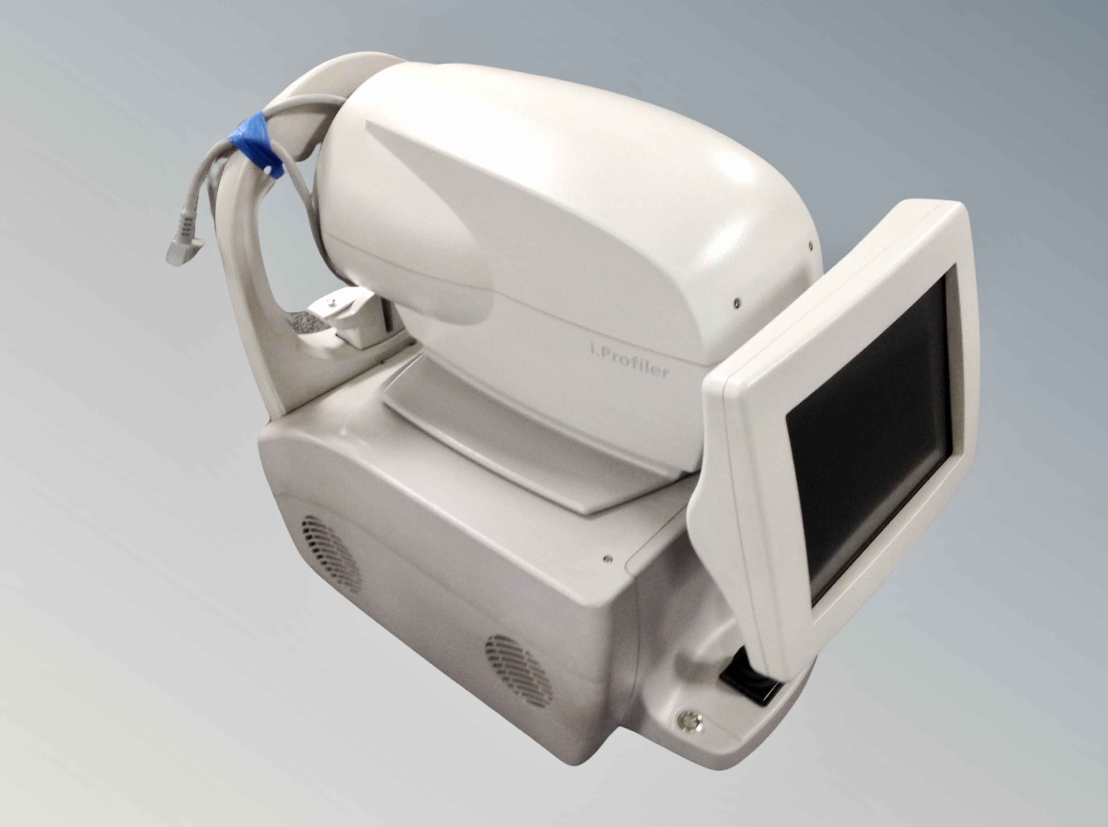 An i-Profiler optometry machine