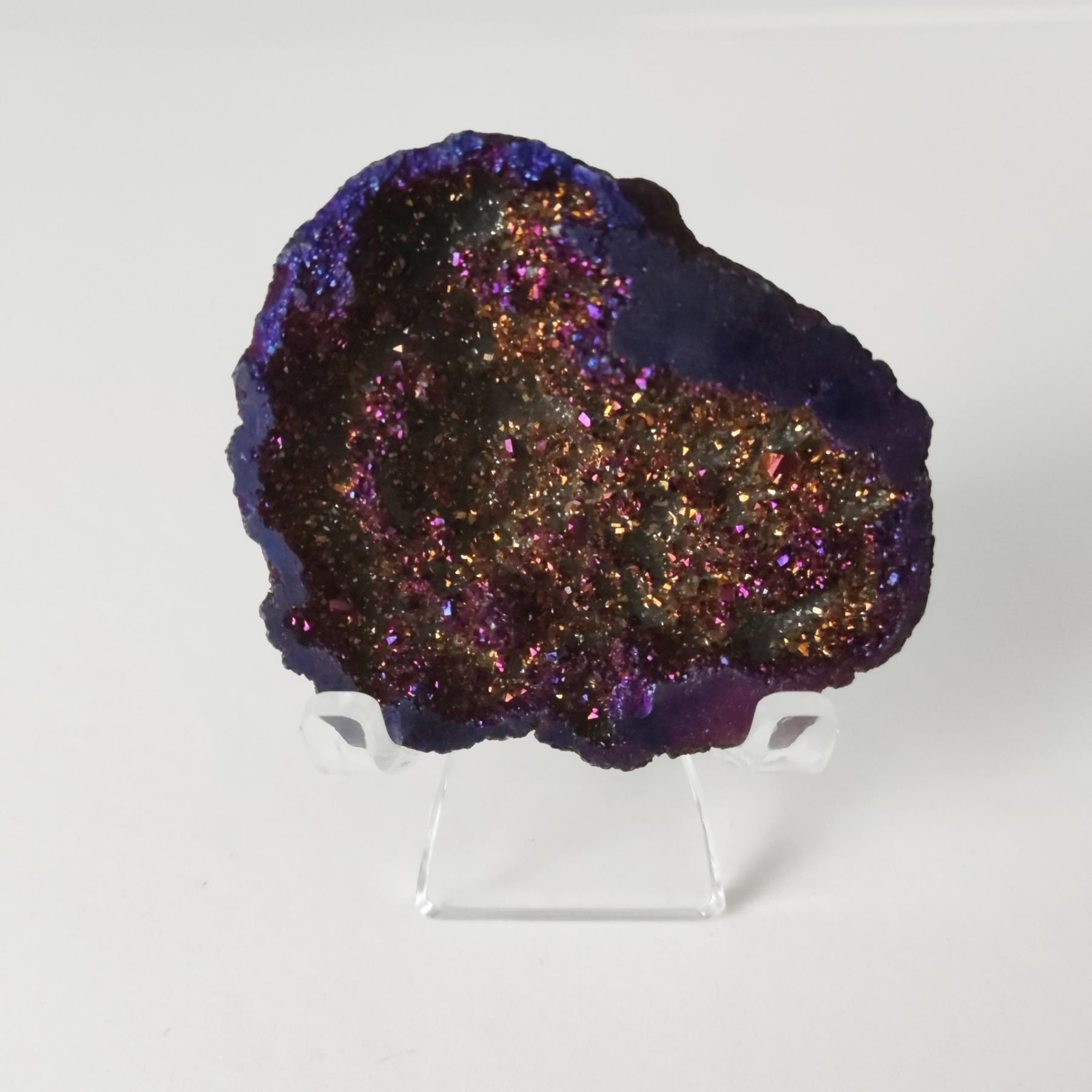 A large blue agate geode crystal slab from Brazil and a purple aura quartz geode from Uruguay. - Image 3 of 3