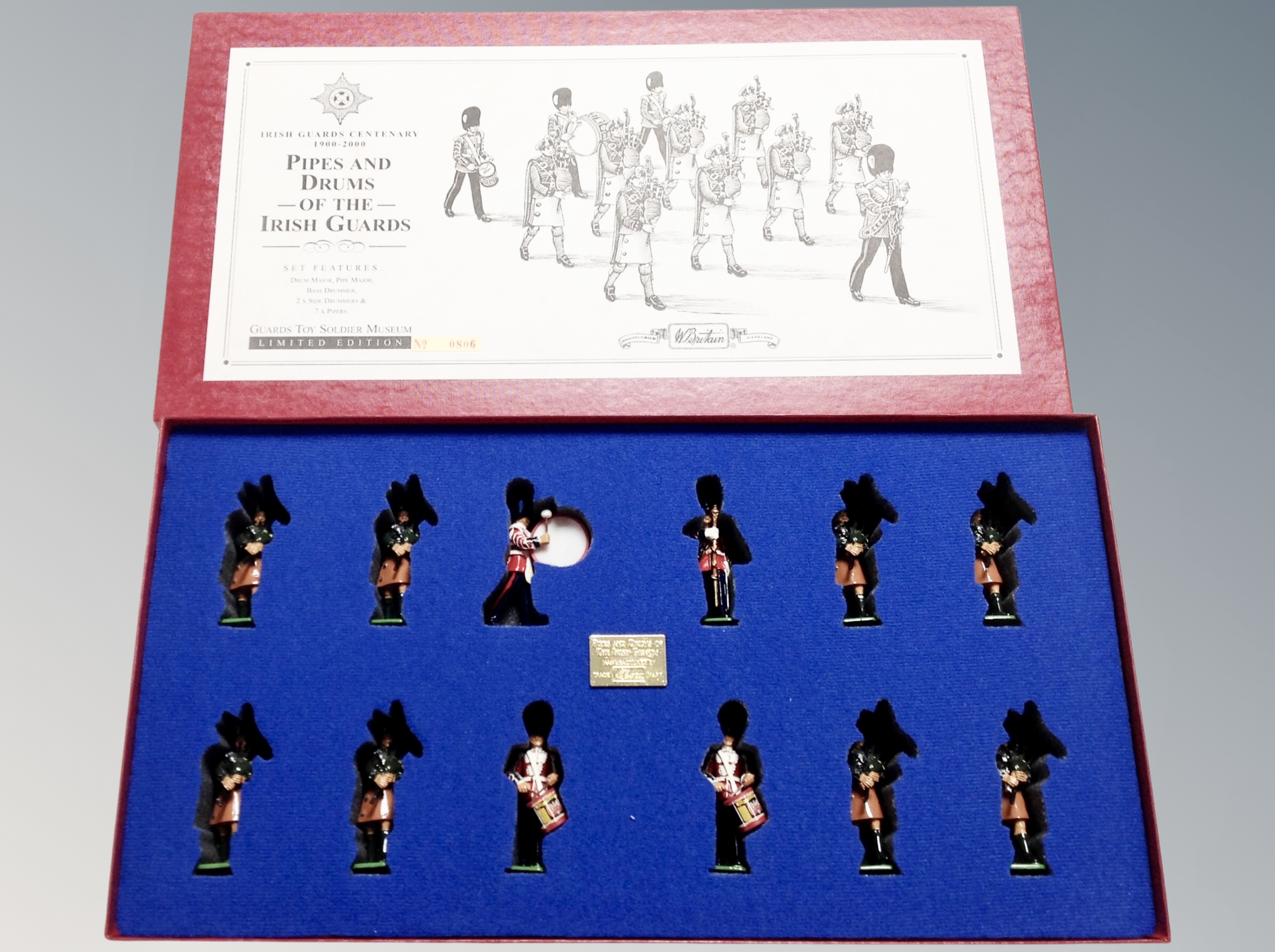 A W Britain The Pipes and Drums of the Irish Guards limited edition die cast set, 0806/1500.