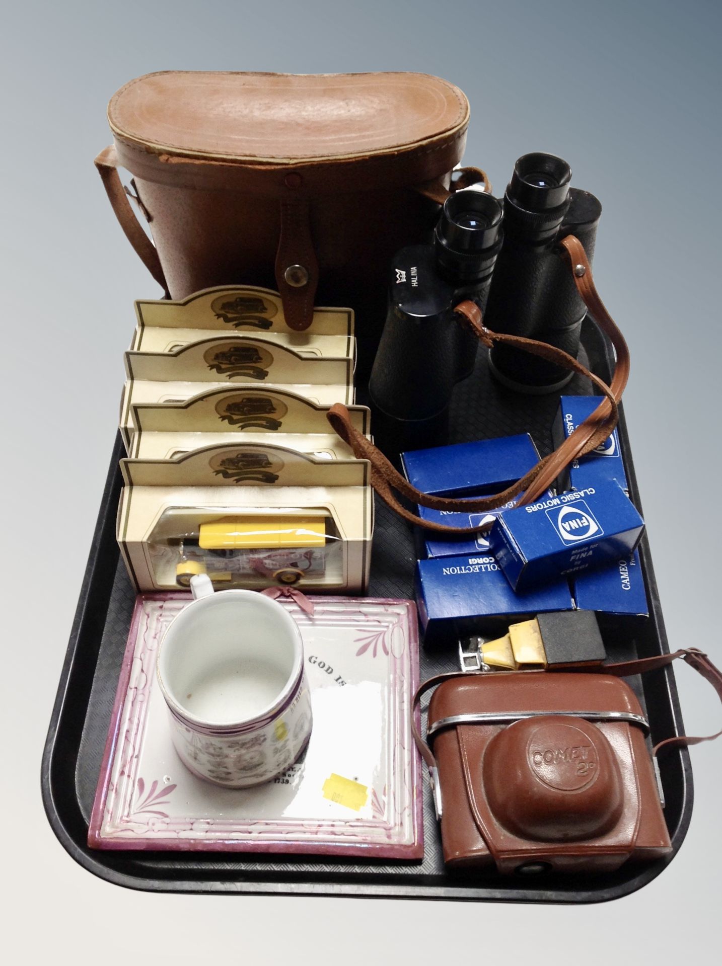 A tray of lustre tankard and plate, vintage Comitti camera, cased 7 x 50 field glasses,