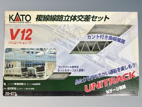 A Kato N scale V12 Unitrack 20-871 track set in box