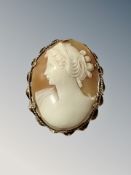 A 9ct yellow gold mounted cameo brooch