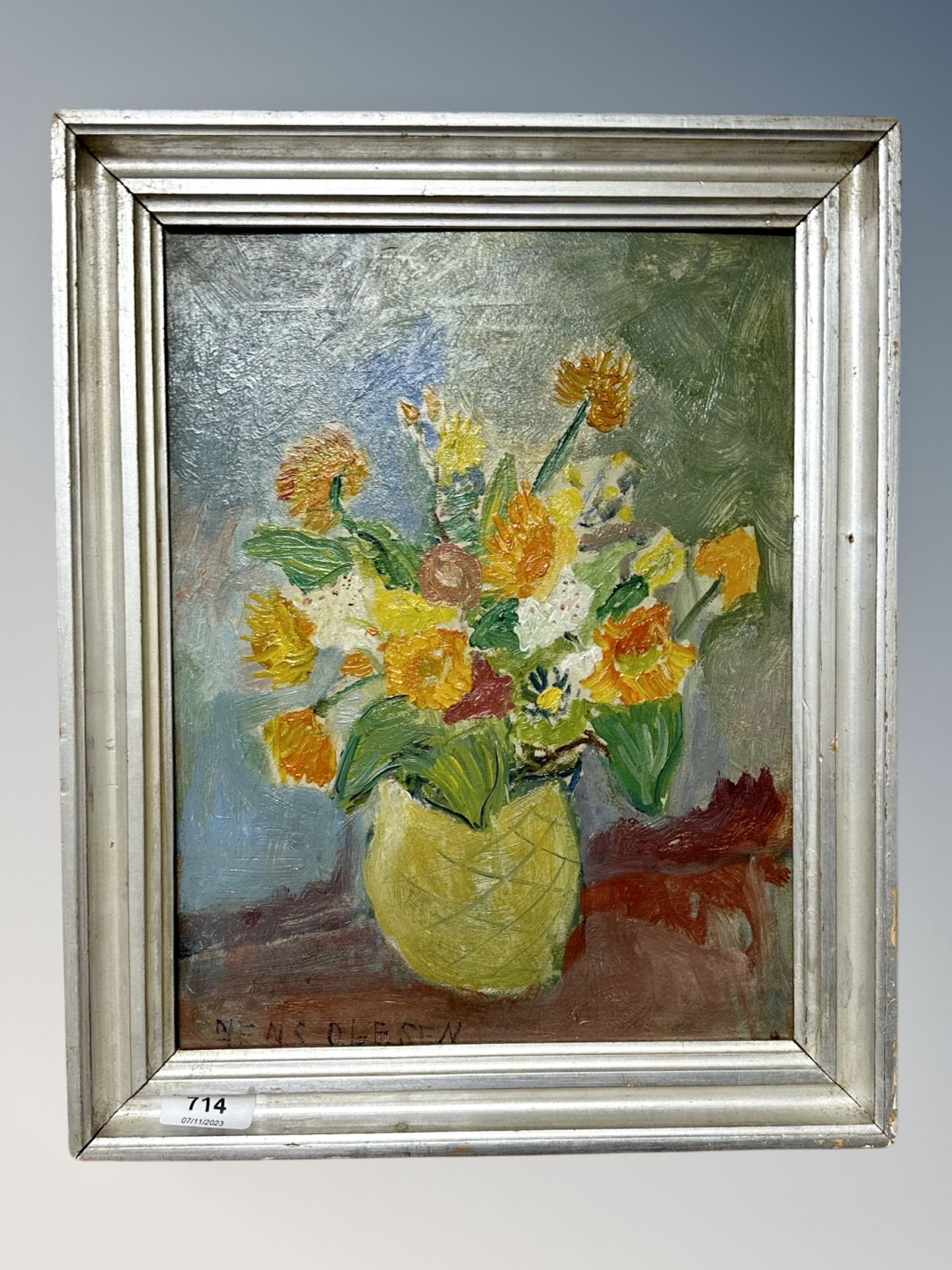 Yens Olsen : Still life of flowers in a vase, oil on board,