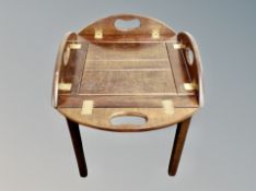 A butler's tray table