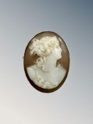 A 15ct gold cameo brooch, length 27mm CONDITION REPORT: 5.