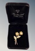 A pearl flower brooch