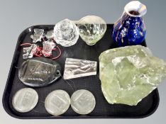 A tray of mottled glass ware, large industrial glass fragment,