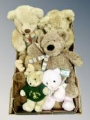 A box of Harrods and other teddy bears (Q)